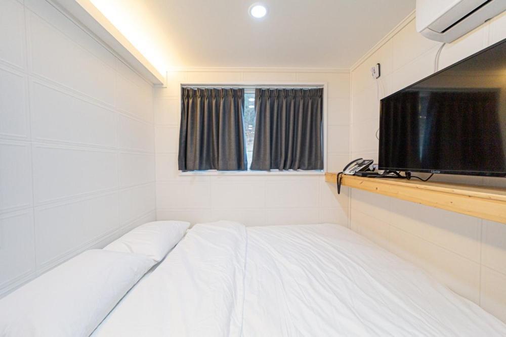 Chuncheon Weolsongli Camp Otel Oda fotoğraf